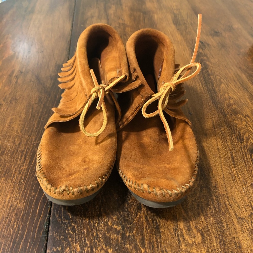 Minnetonka Fringe Boots Sz 5.5 Brown Suede